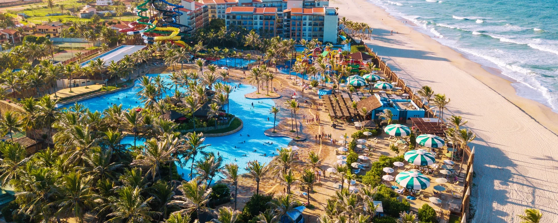 Vista aérea do Aqua Park, o maior parque aquático das Américas